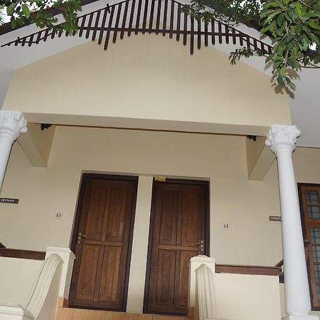 Soma Birds Lagoon Hotell Kotamangalam Exteriör bild