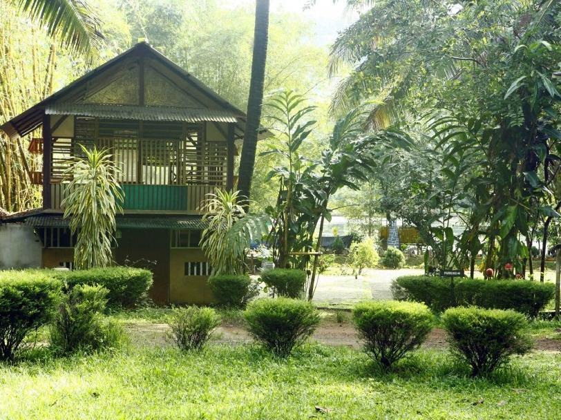 Soma Birds Lagoon Hotell Kotamangalam Exteriör bild