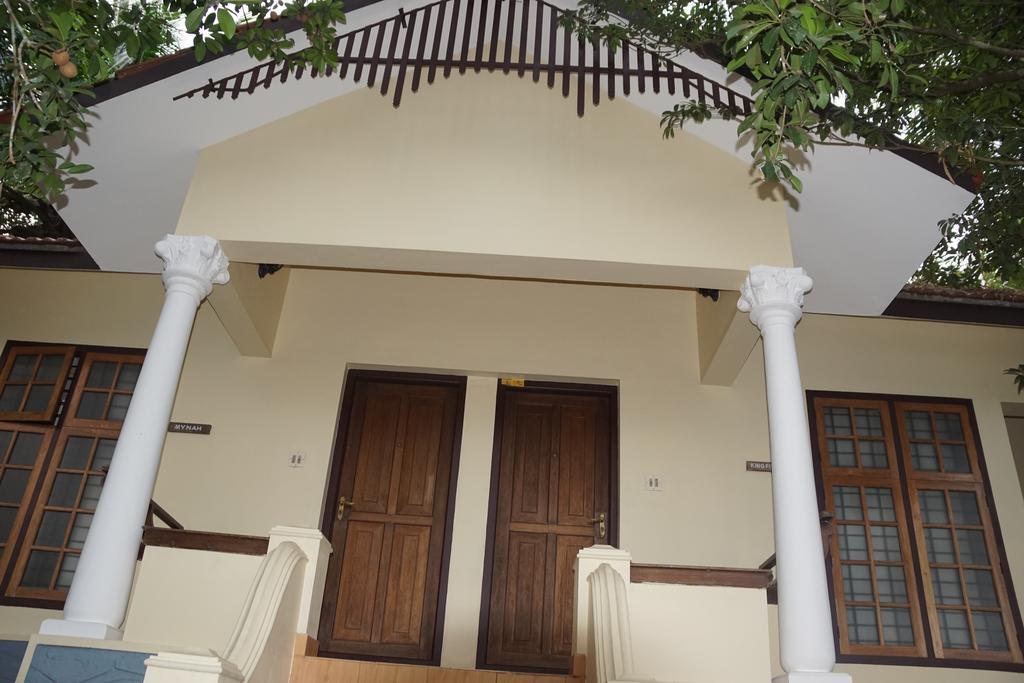 Soma Birds Lagoon Hotell Kotamangalam Exteriör bild