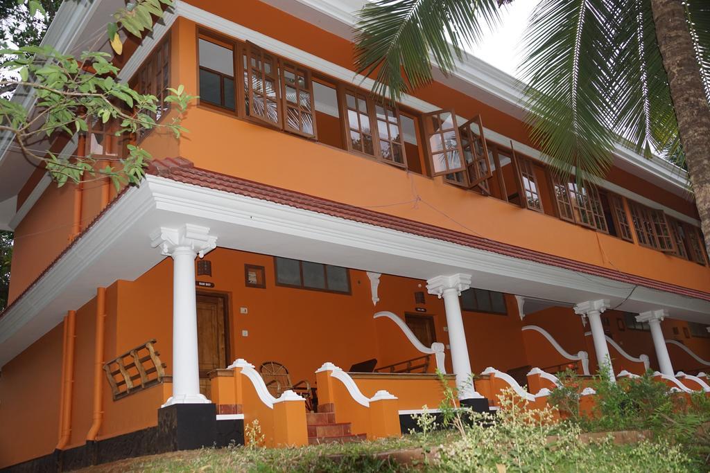 Soma Birds Lagoon Hotell Kotamangalam Exteriör bild
