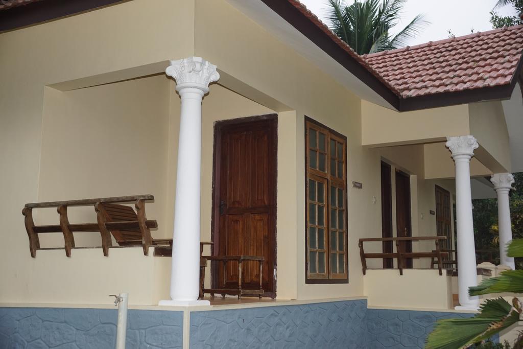 Soma Birds Lagoon Hotell Kotamangalam Exteriör bild